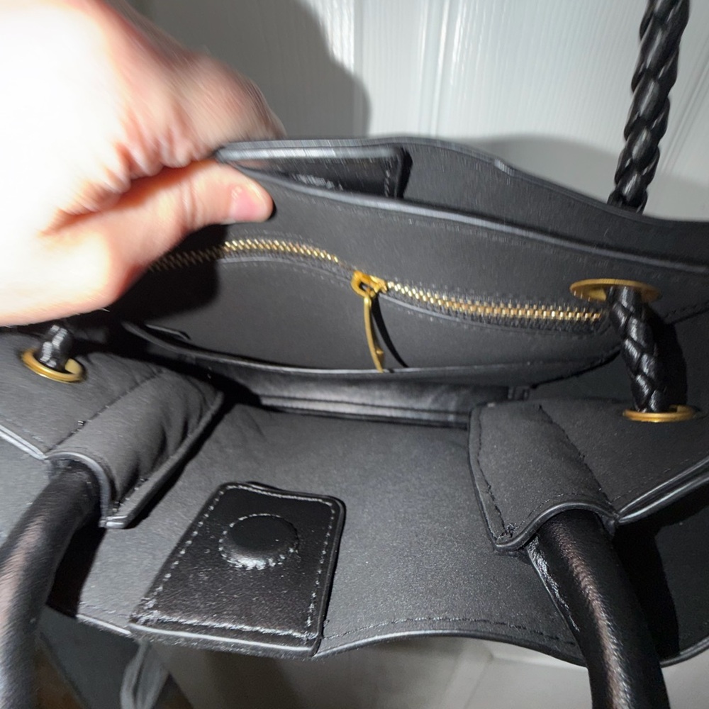 Elegant Black Woven Handbag fashion - Picture 4 of 10